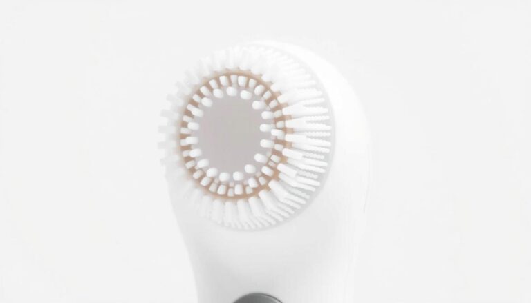 Szczoteczka soniczna do oczyszczania twarzy z widocznymi silikonowymi wypustkami